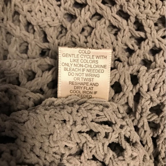 Nicole Miller Taupe Open knit V neck Drop Shoulder Cropped Sweater Size M NEW - Picture 9 of 9